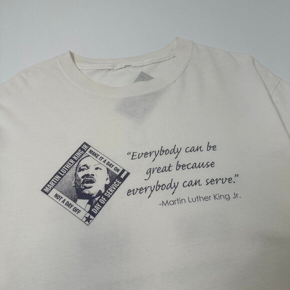 Martin Luther King Jr. Day Of Service Graphic Tee M - Picture 3 of 5